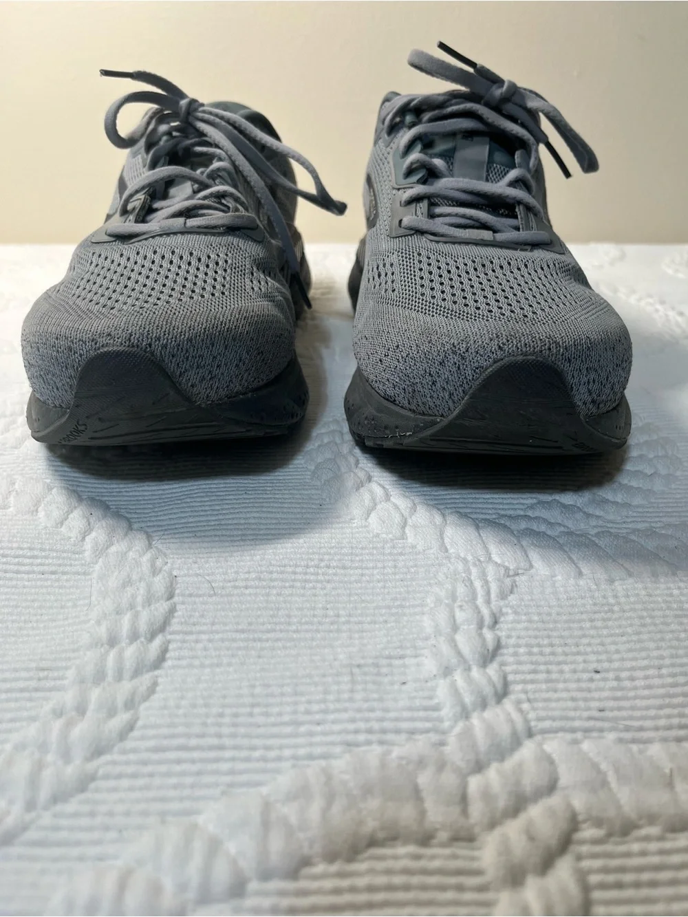 Brook Beast GTS 24 Wide Men’s 11.5 — Gray and Ebony - 1104252E069